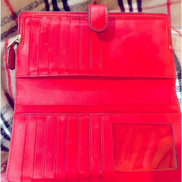 Barely used Coach Wallet - Picture 1 of 3